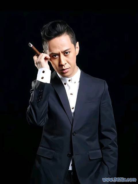 马浴柯被曝追求梁洛施,曾出演张纪中版游坦之